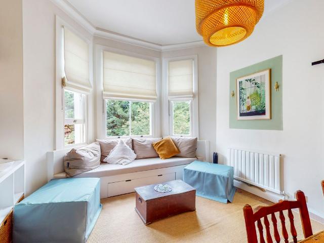 Sinclair Gardens, London W14, 1 bed flat to rent, £2,250 pcm | PrimeLocation