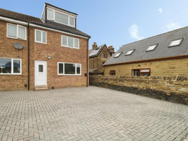 Sinclair Road, Bradford BD2, 3 bed end terrace house to rent, £1,100 pcm | PrimeLocation
