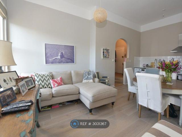 Sinclair Road, London W14, 1 bed flat to rent, £1,950 pcm | PrimeLocation