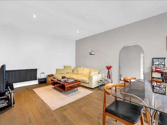 Sinclair Road, London W14, 2 bed flat to rent, £3,000 pcm | PrimeLocation