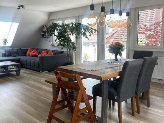 Sindelfingen Moderne, großzügige Wohnung mit 5,5 Zimmern, Balkon, Terasse, EBK in Sindelfingen
