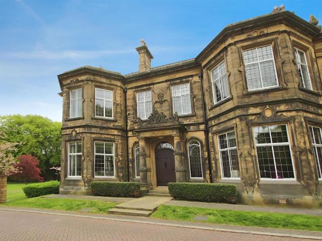 Sinderhill Court, Northowram, Halifax HX3, 2 bed flat to rent, £795 pcm | PrimeLocation