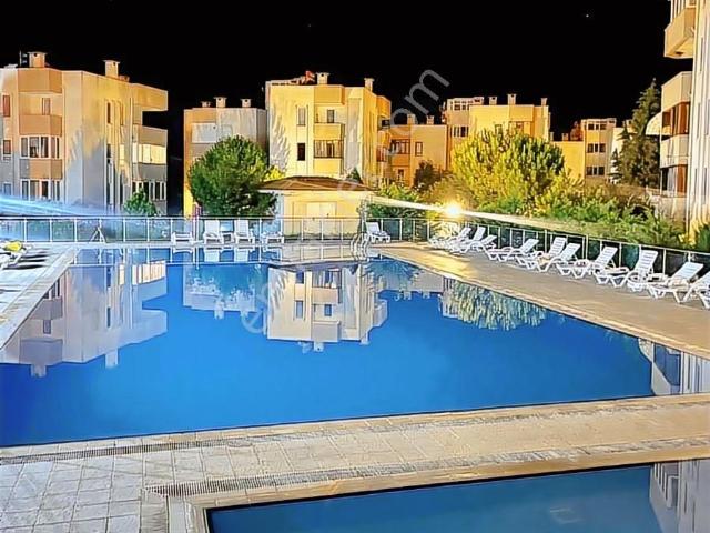 Sinerji'den Armutlu Da Havuzlu Site İçinde Eşyalı Satılık 3+1