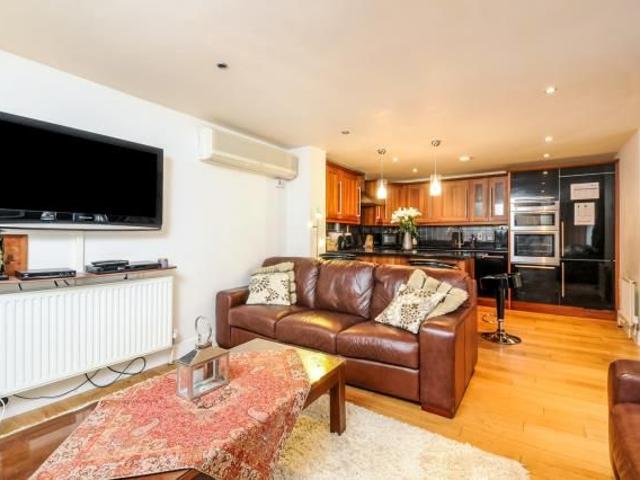 Singers Lane, Henley On Thames RG9, 2 bed flat to rent, £1,650 pcm | PrimeLocation
