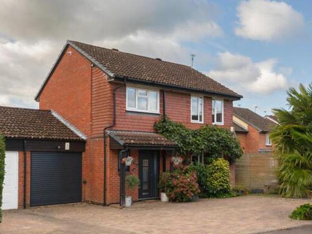 Singleton Road, Horsham, 4 Bedroom Link