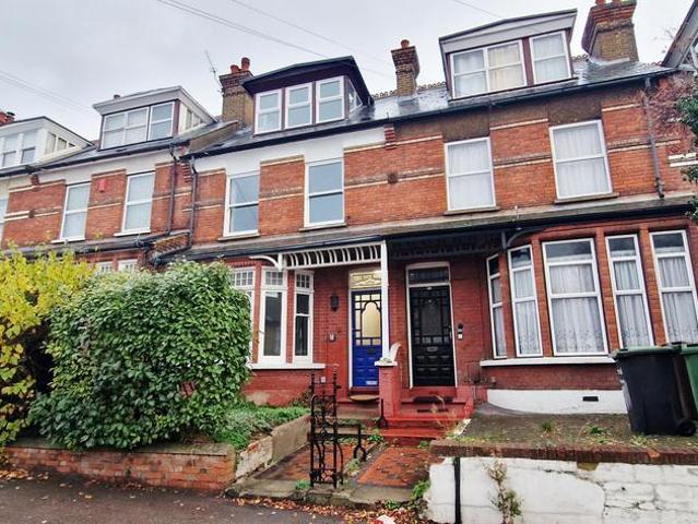 Singlewell Road, Gravesend DA11 Studio to rent £950 pcm £219 pw