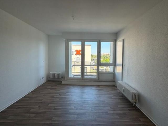 Single Apartment mit Balkon und Wannenbad leider ohne Aufzug!