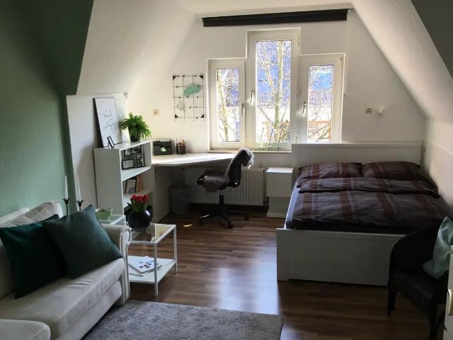 Single apartment Central & Furnished, Essen Amsterdam Apartments for Rent