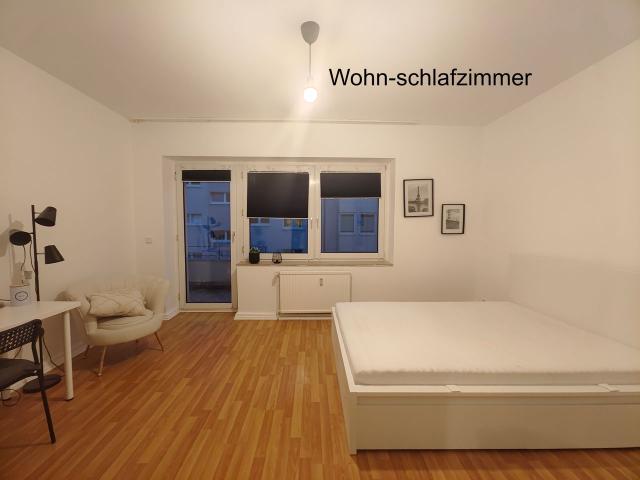 Single apartment with kitchen and two balconies, Dusseldorf Amsterdam Apartments for Rent
