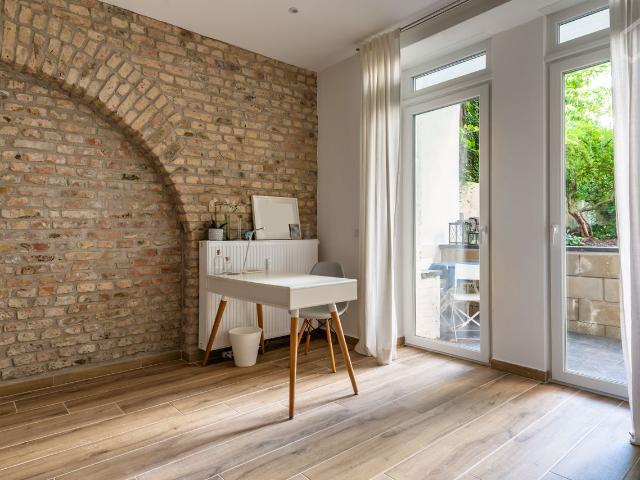 Single apartment with patio in a brownstone townhouse Gründerzeit, Mainz Amsterdam Apartments for Rent