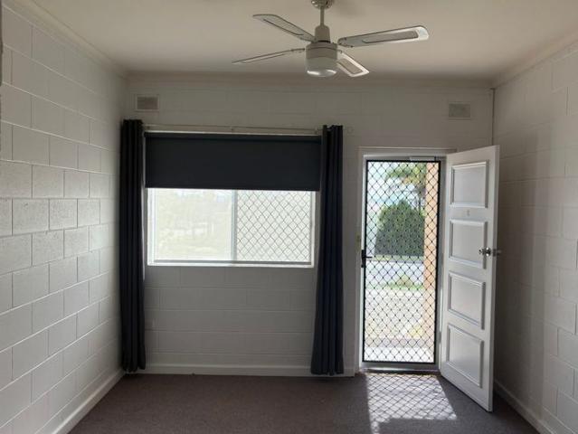 Single bedroom unit in quiet location