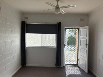 Single bedroom unit in quiet location
