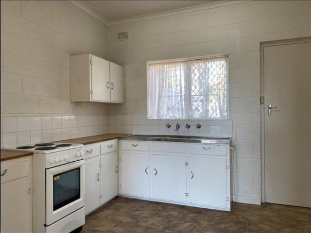 Single bedroom unit in quiet location