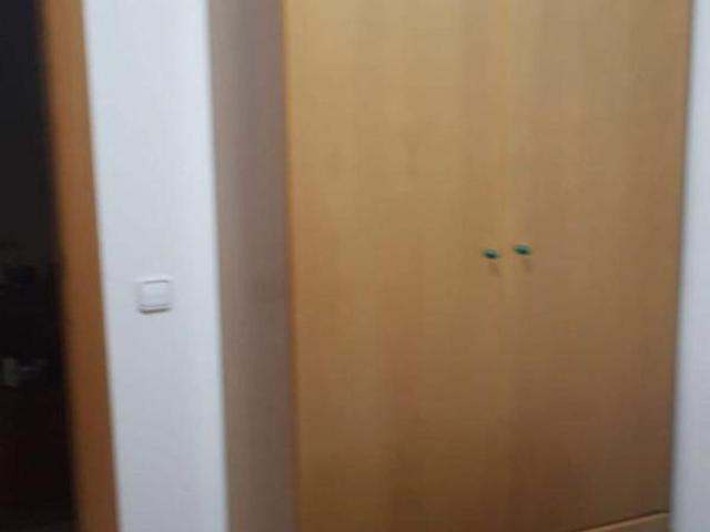 Single bedroom, with private bathroom, in 2 bedroom apartment