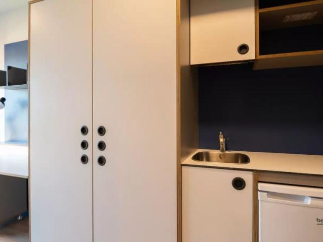 Single bedroom for rent in a residence in Malaga