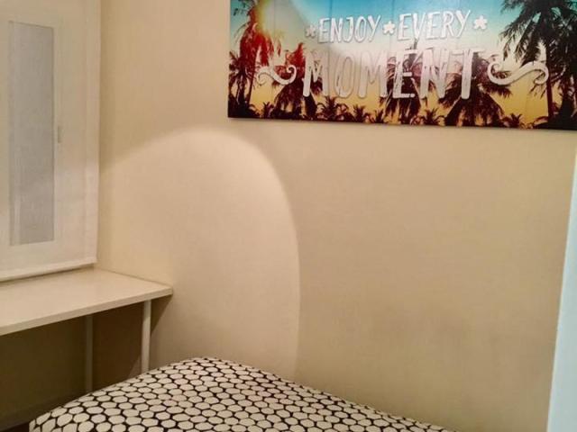 Single bedroom in 4 bedroom apartment
