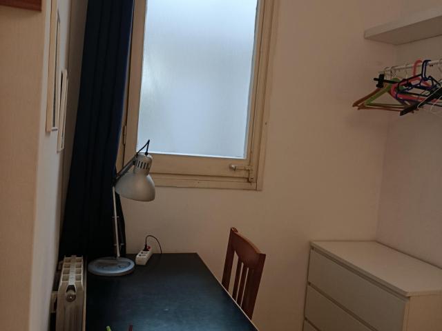 Single bedroom in 4 bedroom apartment