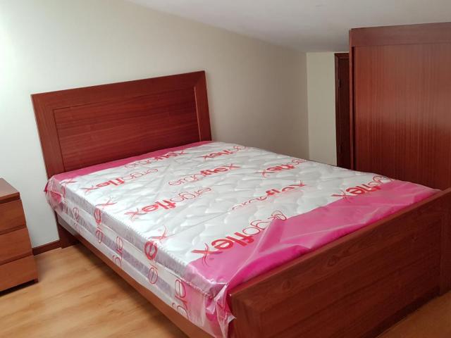 Single bedroom in 4 bedroom apartment