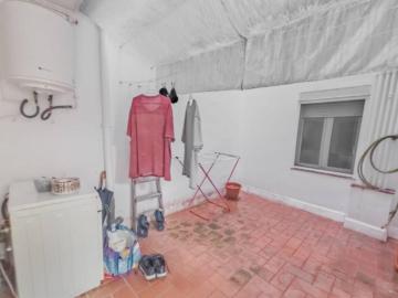 Single bedroom in 4 bedroom apartment