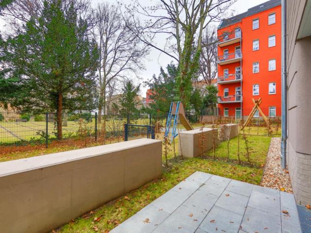 Single bedroom in 3 bedroom apartment