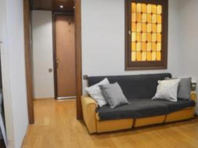 Single bedroom in 3 bedroom apartment