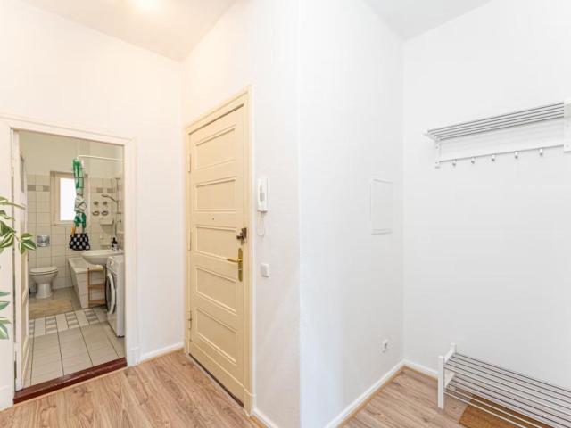 Single bedroom in welcoming shared apartment in Adlershof