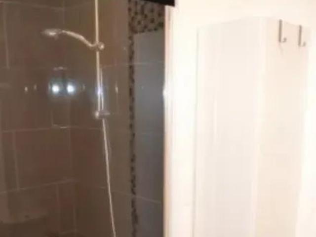 Single bedroom in a 4 bedroom flat, near the Bencanta train station