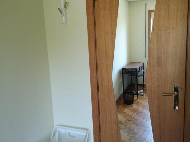 Single bedroom in a 5 bedroom apartment near Jardim Fernando Pessa