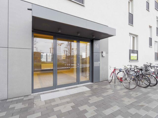 Single bedroom in a 5 bedrooms apartment in Moabit