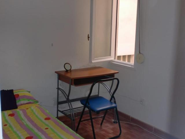Single bedroom in an 5 bedroom apartment, in Campoamor