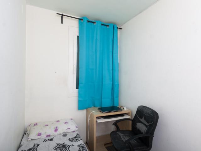 Single bedroom located in La Marina de Port