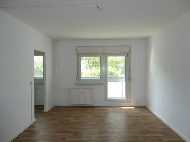 Single Bude in Hellersdorf mit Wannenbad, Balkon und Aufzug! Nur für EINE Person!