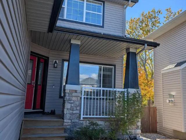 Single Detached House In Okotoks |4 Bedrooms + Bonus Room + Den