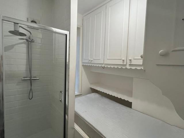 Single Ensuite Room – All Bills Included