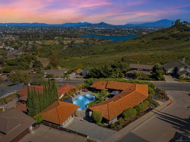 6315 Ridge Manor