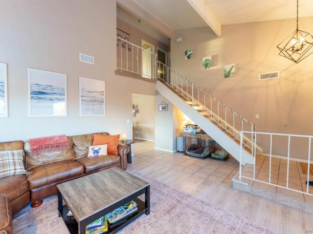 1527 Triton Pl