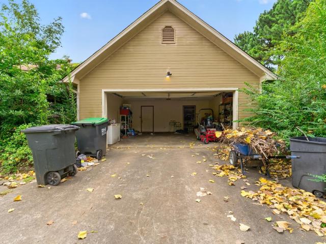 272 Wakerobin Road