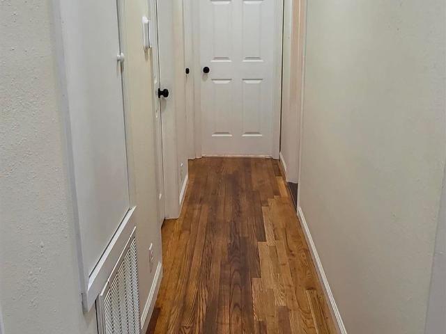 1920 Walnut