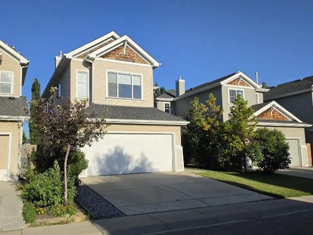 Single Family House in Cougar Ridge Area