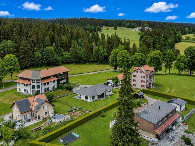 Single family house with 3.5 rooms on sale in La Côte aux Fées 175 m² | dreamo. Ch