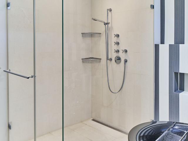 Single family house with 4.5 rooms on sale in Meilen 222 m² | dreamo. Ch