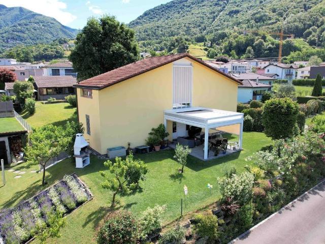 Single family house with 5.5 rooms on sale in Camorino 160 m² | dreamo. Ch
