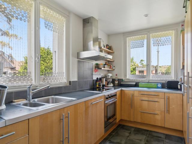 Single family house with 5.5 rooms on sale in La Chaux de Fonds 200 m² | dreamo. Ch