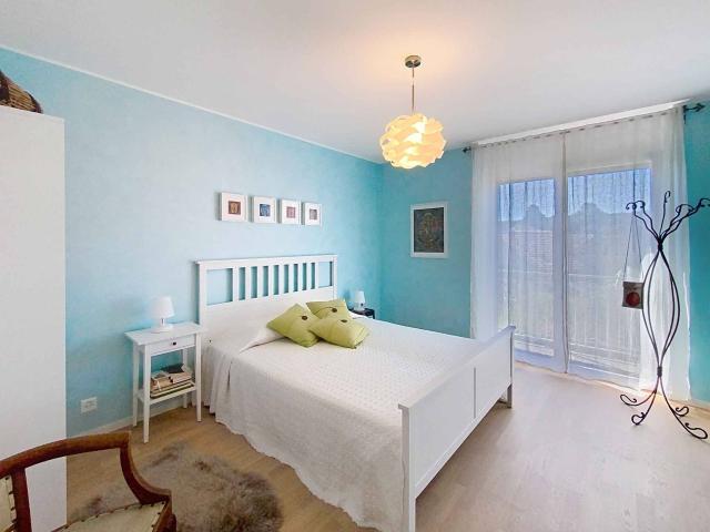 Single family house with 5.5 rooms on sale in Saint Oyens 240 m² | dreamo. Ch