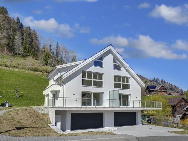 Single family house with 5.5 rooms on sale in SG, Brunnadern 275 m² | dreamo. Ch