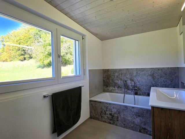 Single family house with 5.5 rooms on sale in Reigoldswil 140 m² | dreamo. Ch