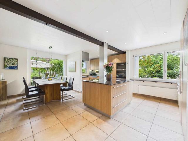 Single family house with 5.5 rooms on sale in Reinach 196 m² | dreamo. Ch
