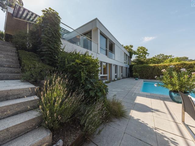 Single family house with 5 rooms on sale in Münchenstein 238 m² | dreamo. Ch