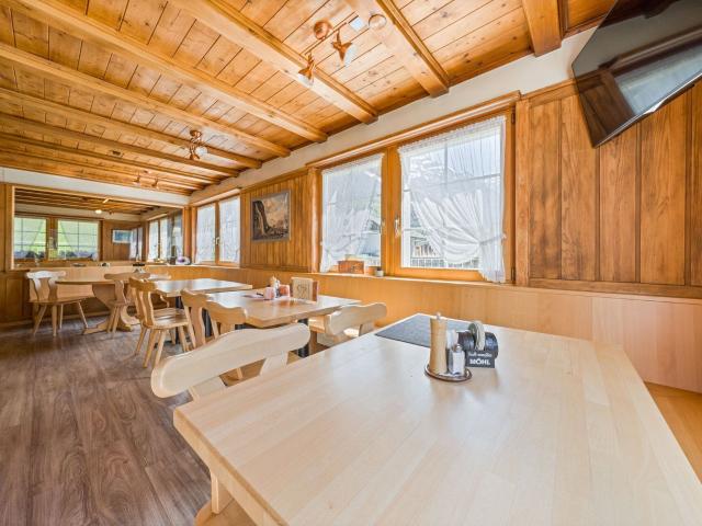 Single family house with 8.5 rooms on sale in Linthal 309 m² | dreamo. Ch