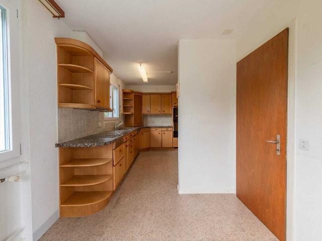 Single family house with 6.5 rooms on sale in Laupersdorf 165 m² | dreamo. Ch